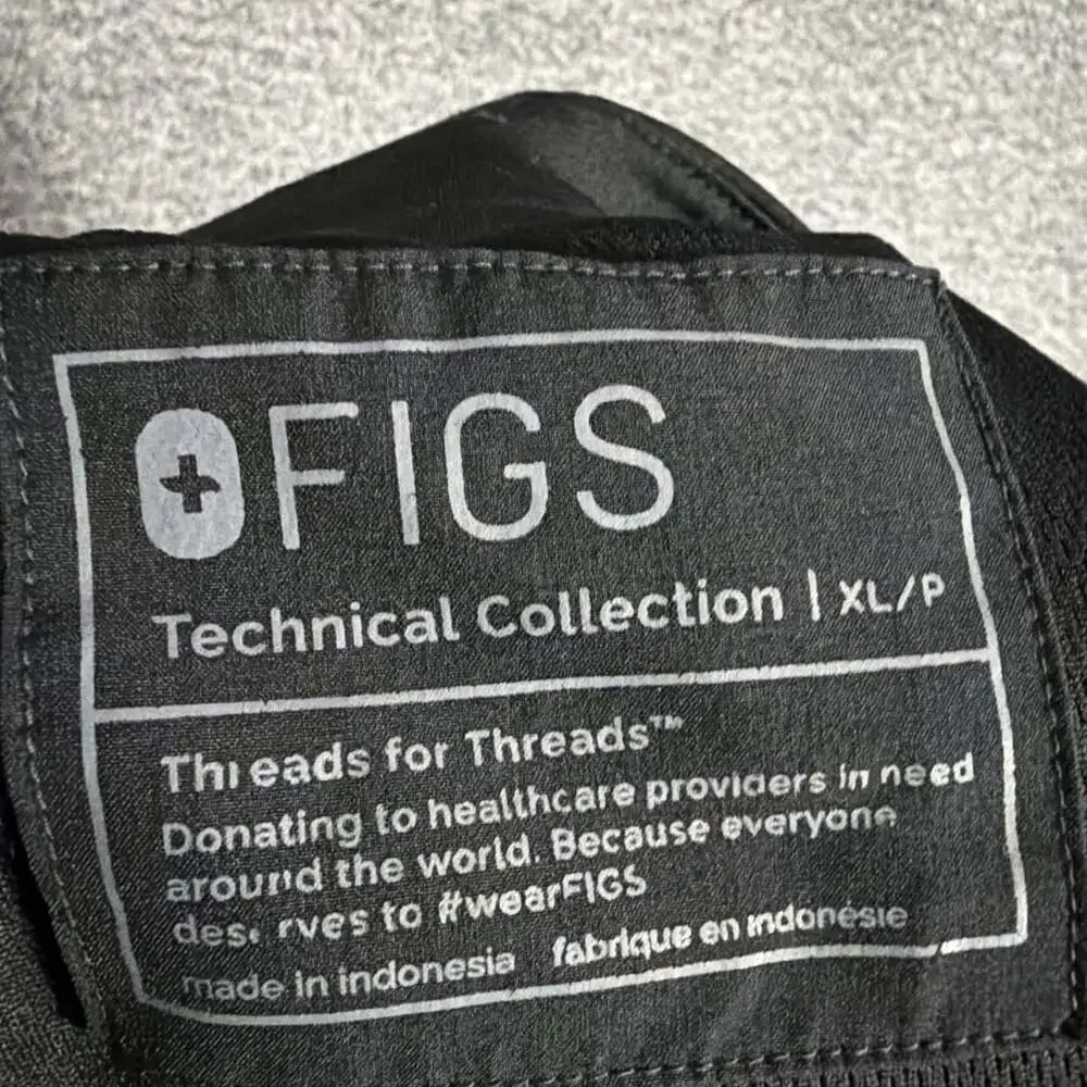 Figs Women’s Size XL/P Black Mesh Lined Zamora Cargo Scrub Pant - Pockets